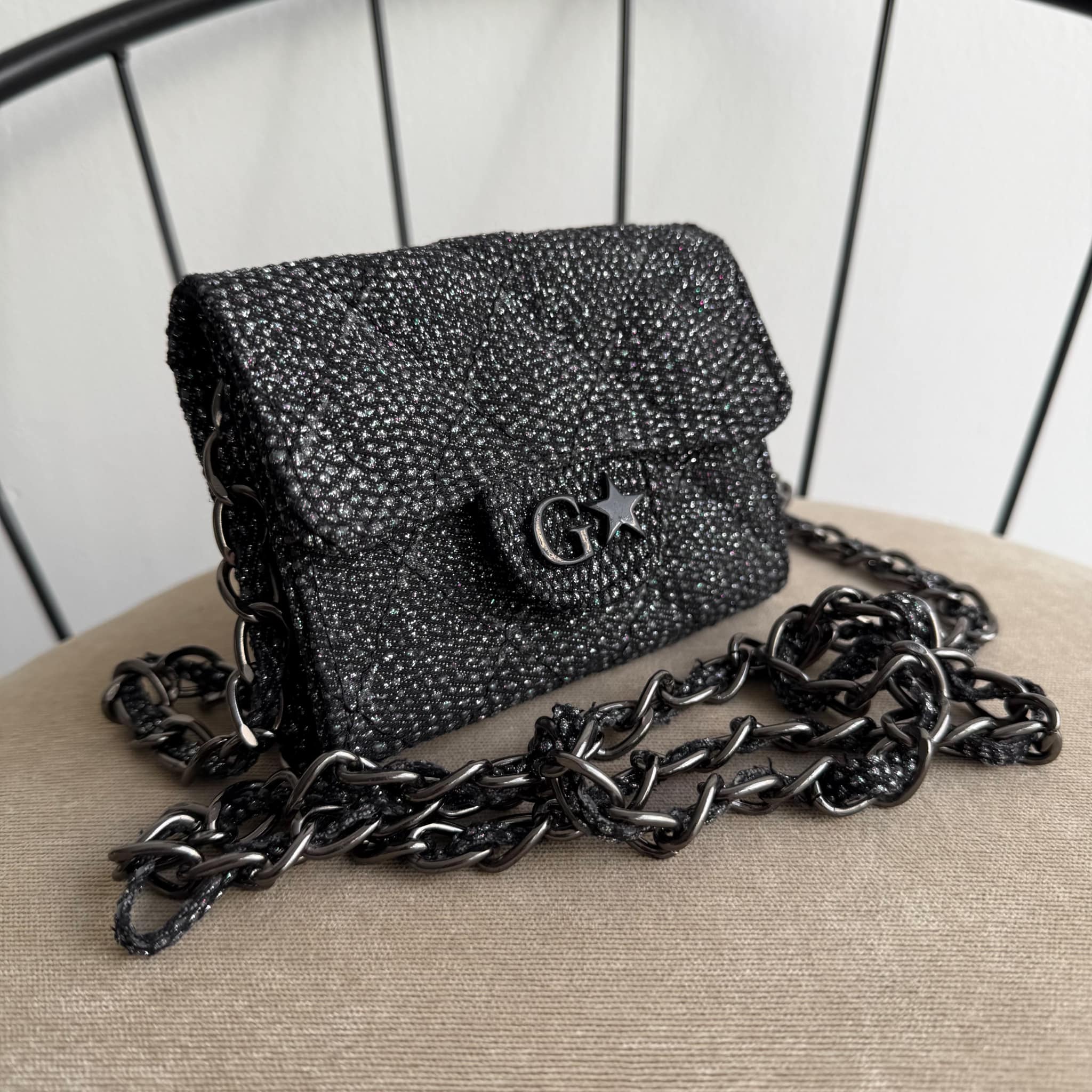 Mini Flap Cadena Negro Color Denim Glitter Negro