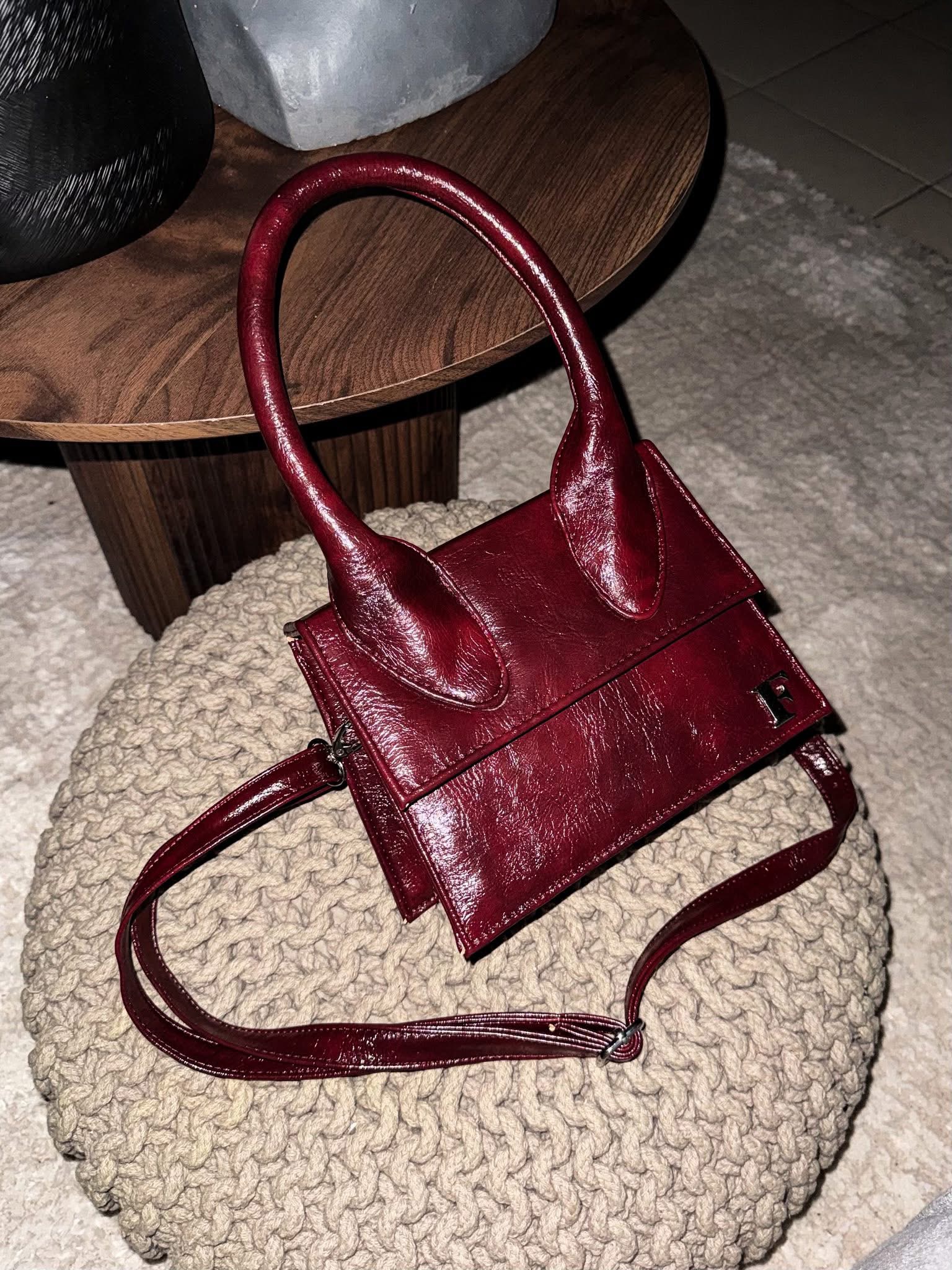 Dione Wet Burgundy Herraje Plata