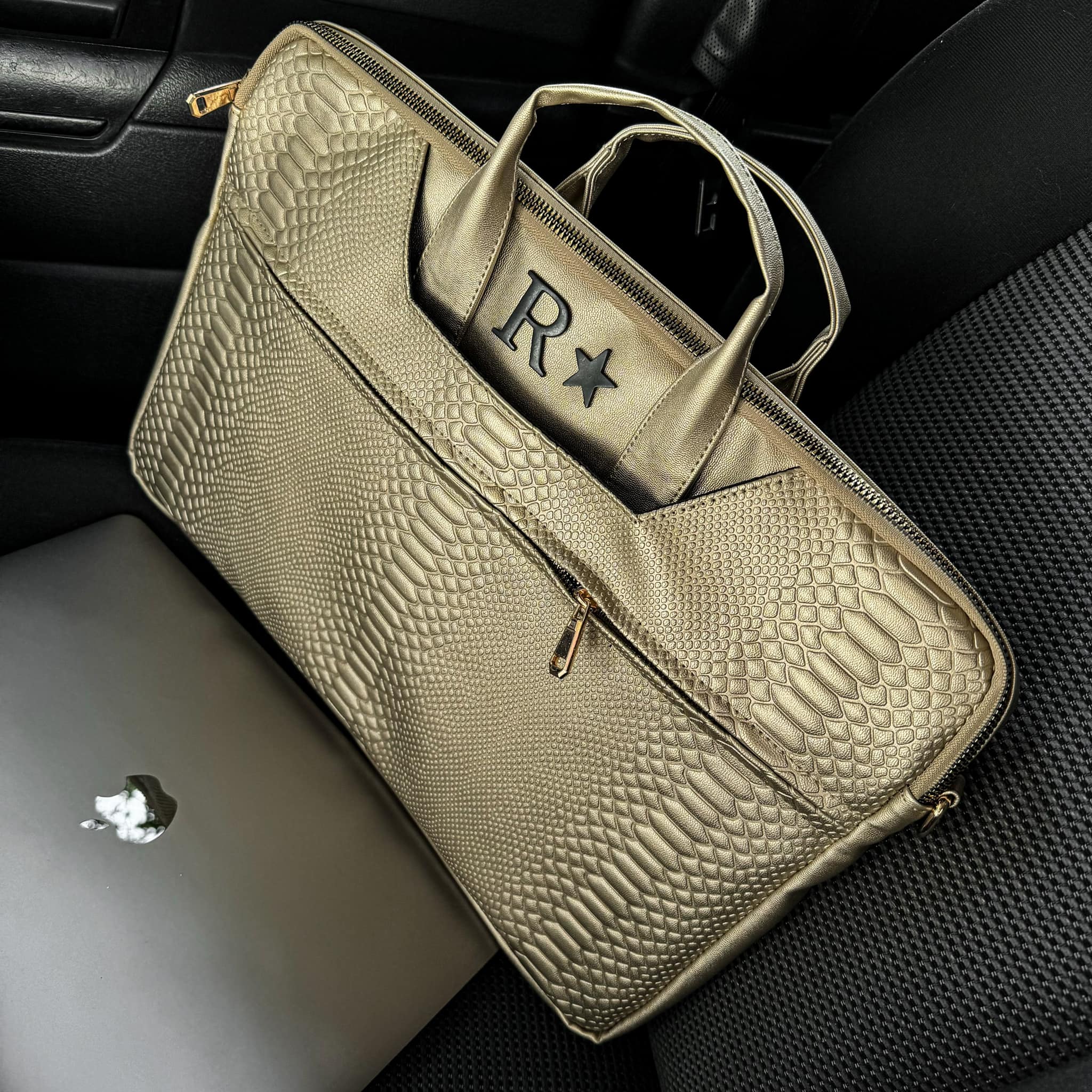 Porta Laptop Grabado Snake Soft Gold