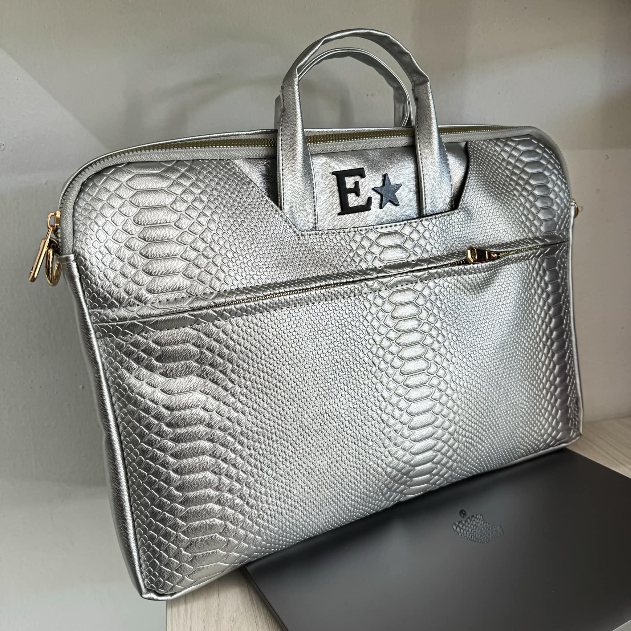 Porta Laptop Grabado Snake Silver