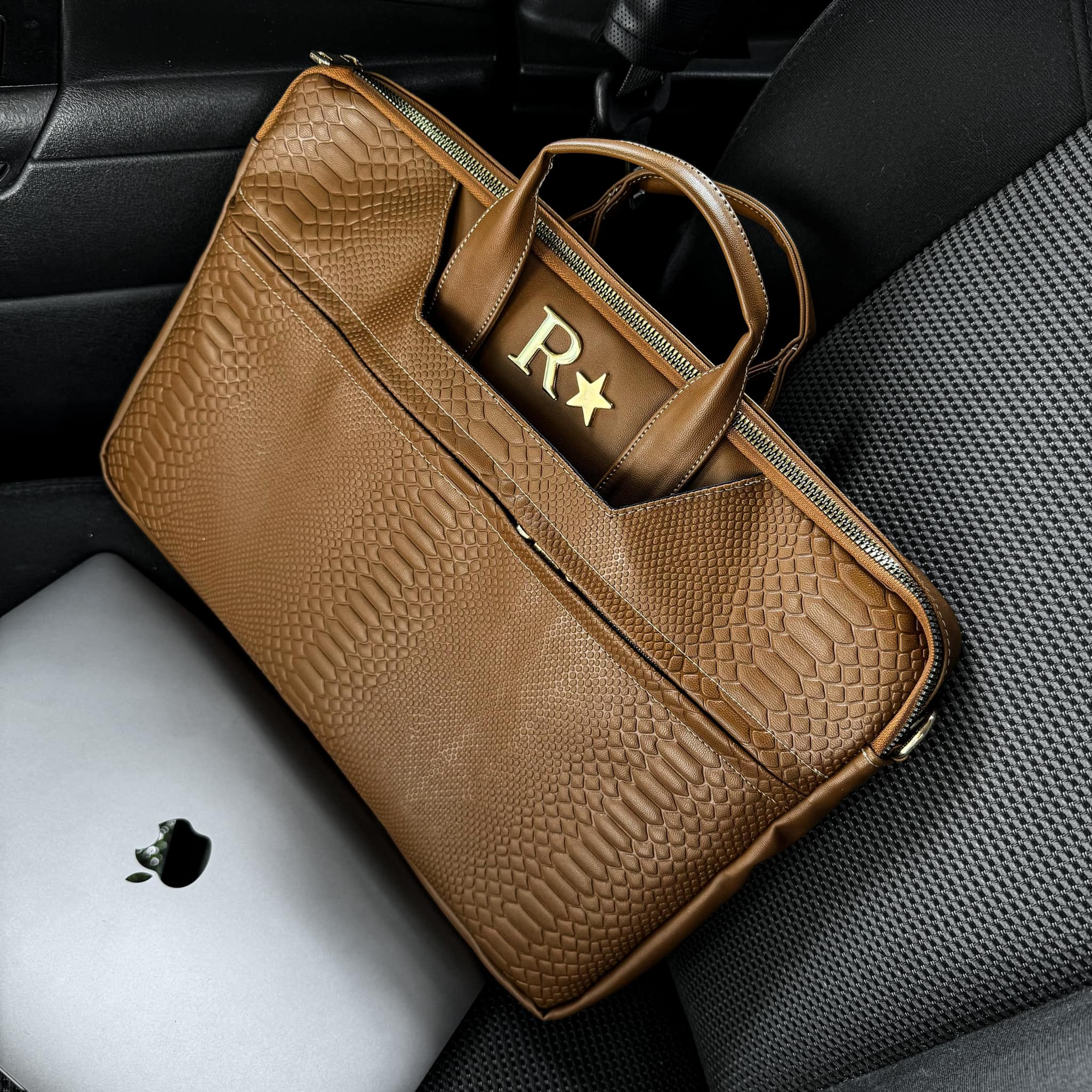 Porta Laptop Grabado Snake Camel