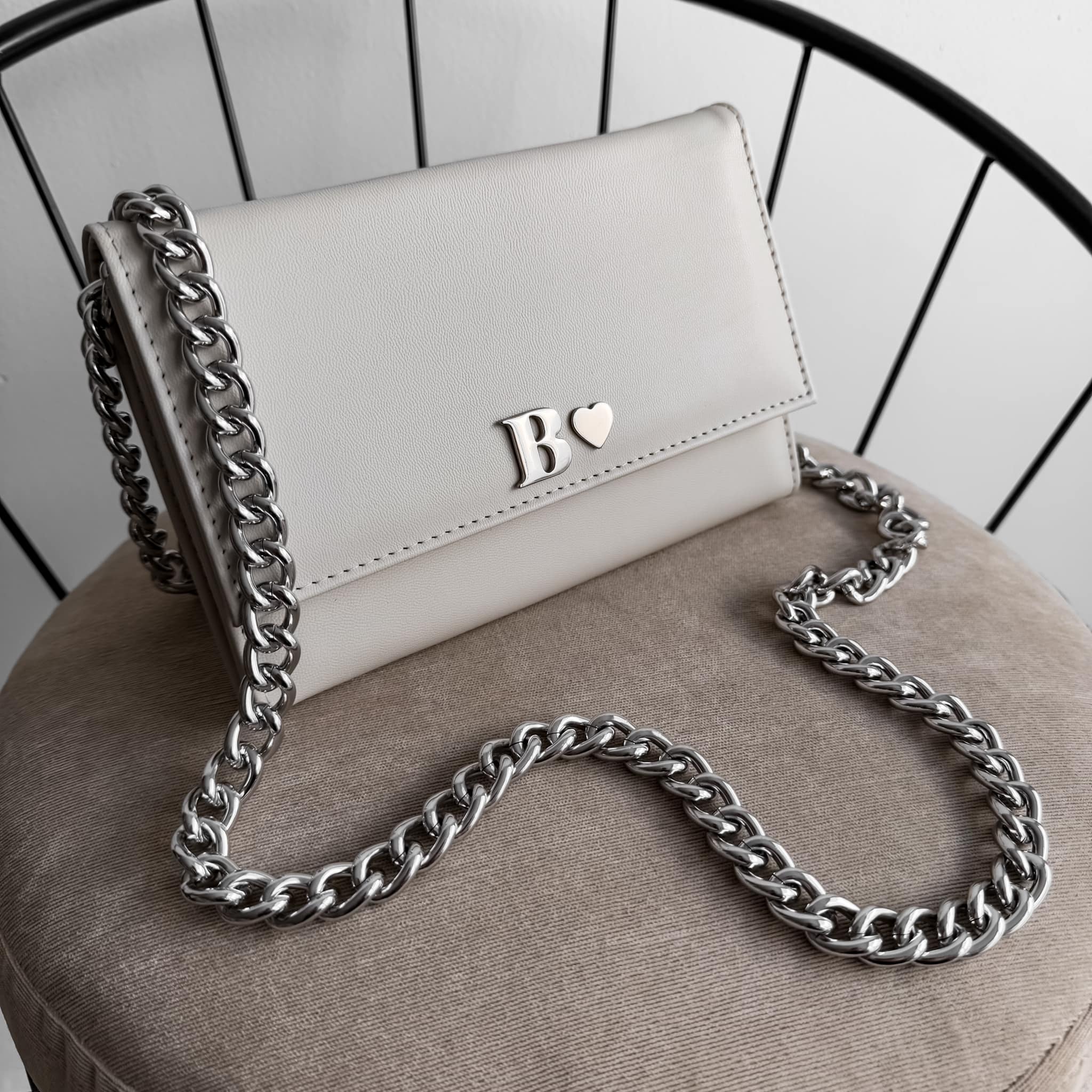 Aura Clutch - Bag Latte Cadena Chunky Plata