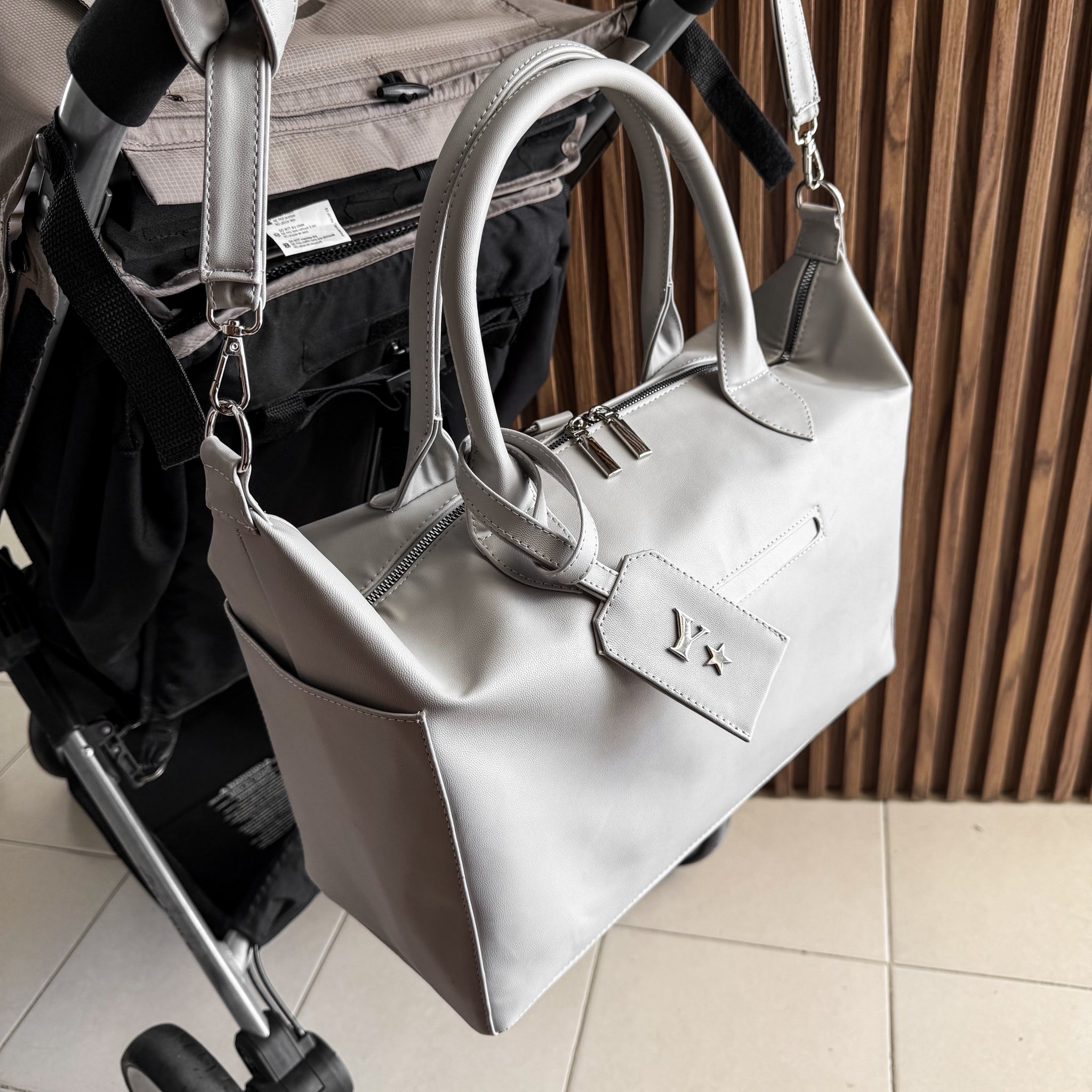 Pañalera Baby Bag Cemento Herraje Plata