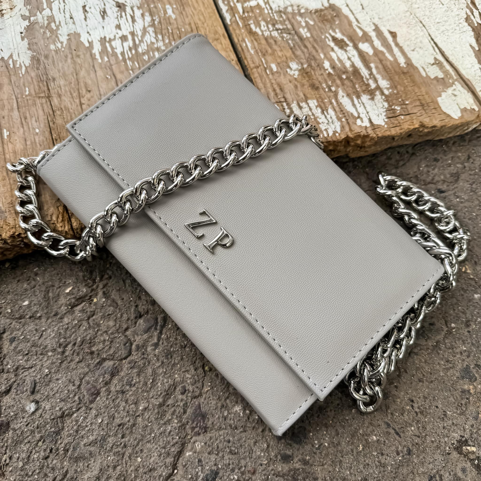 Aura Clutch - Bag Cemento Cadena Chunky Plata