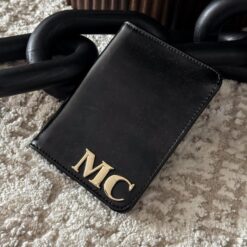 Porta Pasaporte Personal Curve Negro Metálico