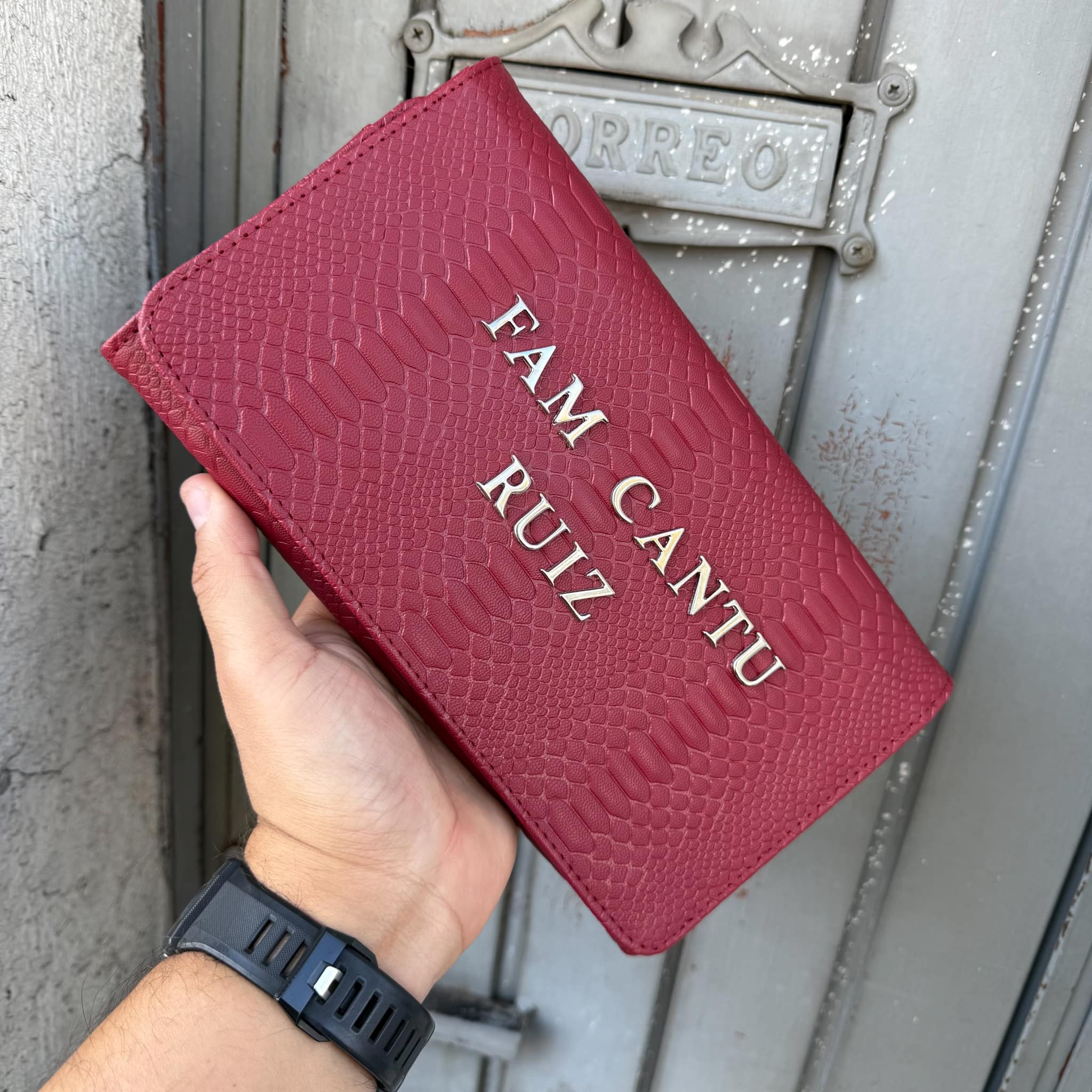 PORTA PASAPORTE FAMILIAR