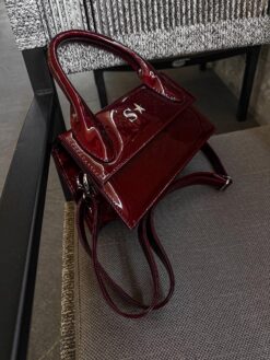 Dione Long Burgundy Shine Herraje Plata