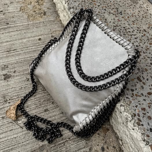 Kyra Mini Silver Herrajes Negros