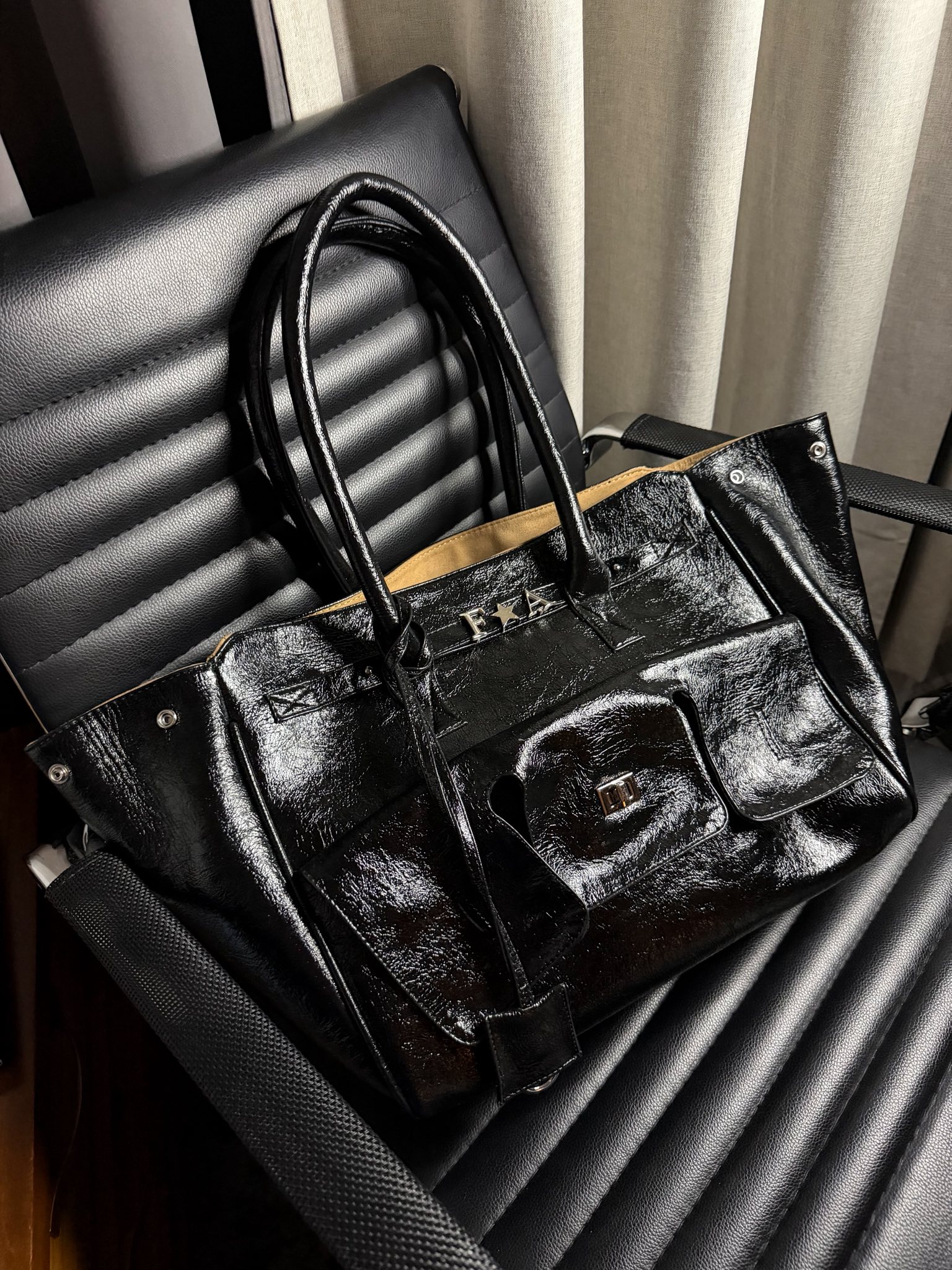 Élite Tote + Cierre - Wet Negro