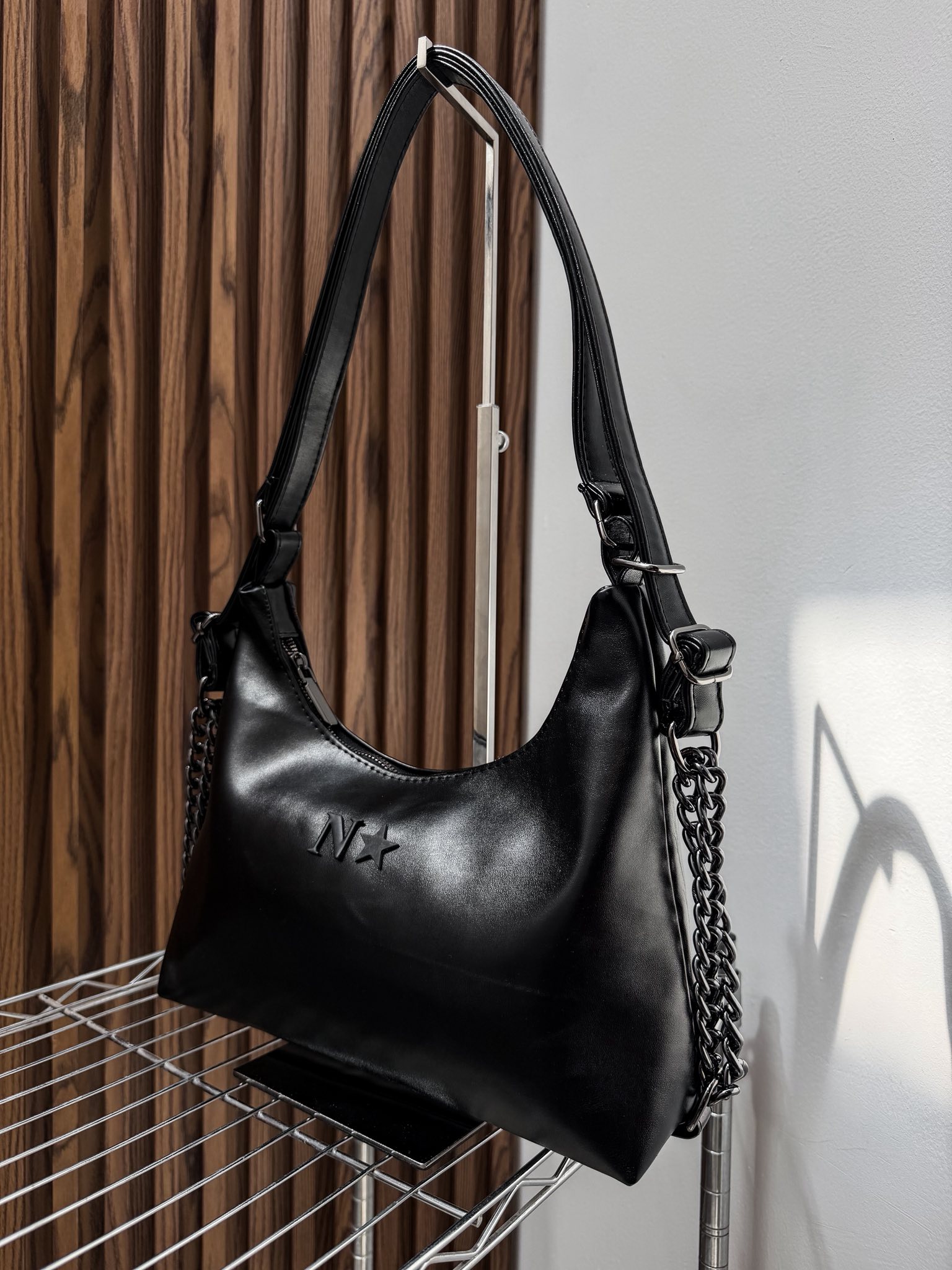 Cia Mini Bolsa-Mochila Negro Metálico - Herraje Negro