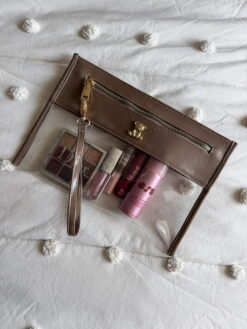 Cosmetiquera Clutch Pitón Charol Chocolate