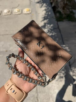 Nova Wallet Dots Charol Pitón Chocolate