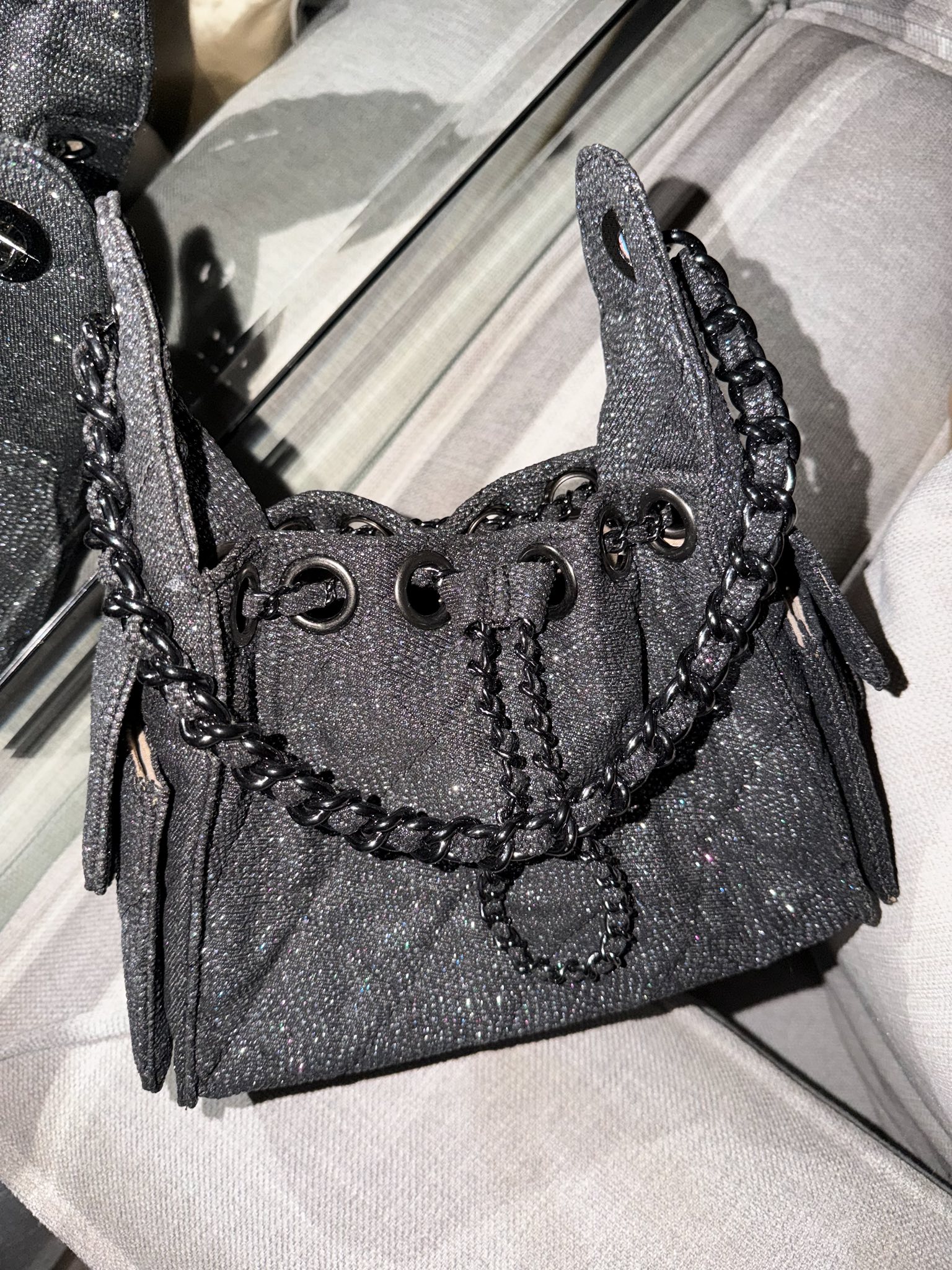 Soho 25 Small Glitter Negro Herraje Negro