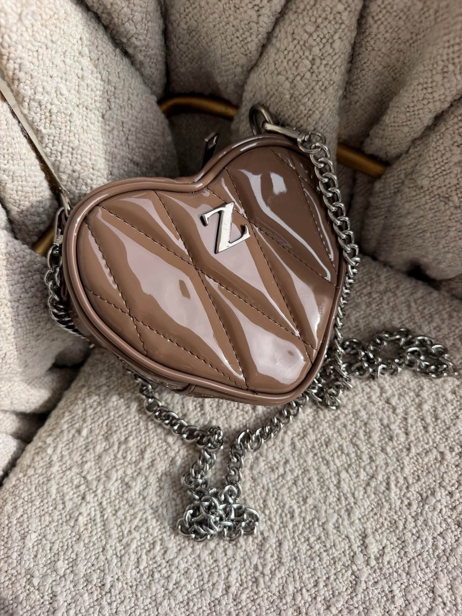 Cosy Heart Glossy Chocolate
