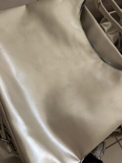 Cia Bolsa-Mochila Perla Metálico *DETALLES EN EL SINTÉTICO* NO CAMBIOS - Imagen 4