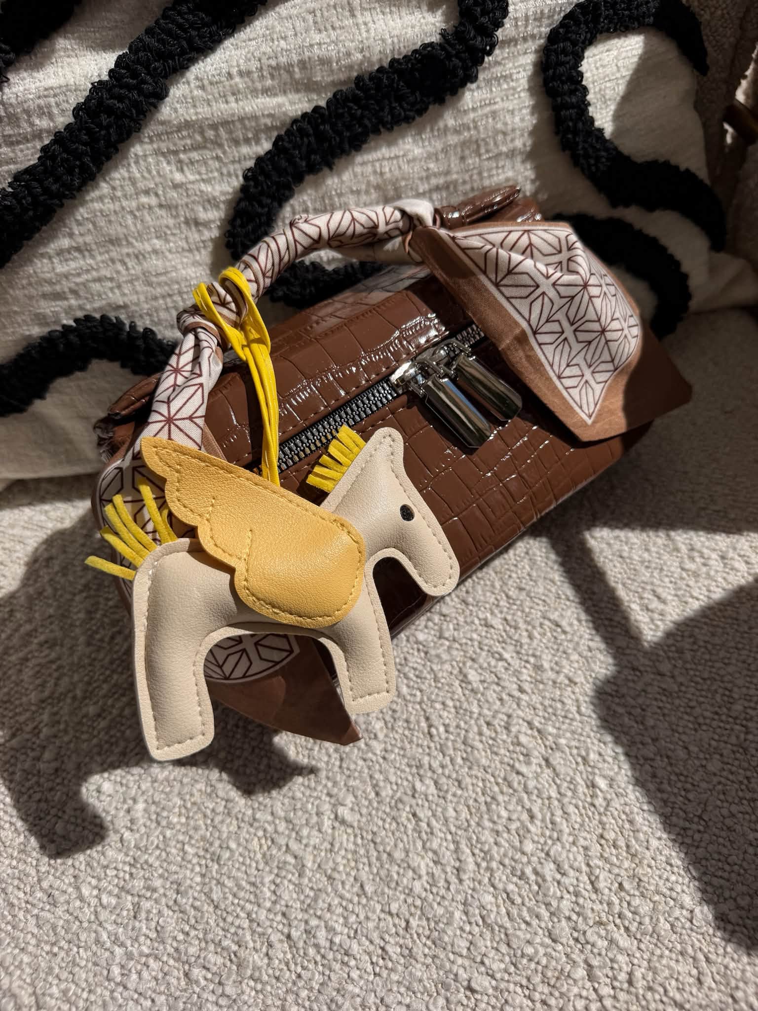 Twilly | Pañoleta para Asa de Bolsa - Azulejo Dromedario