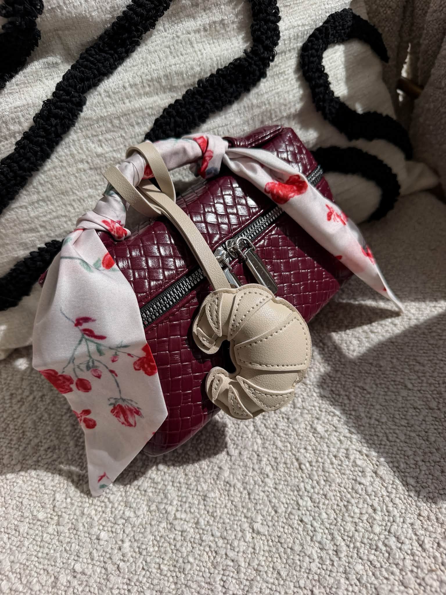 Rio Mini Red Burgundy cierre negro - Herrajes Plata