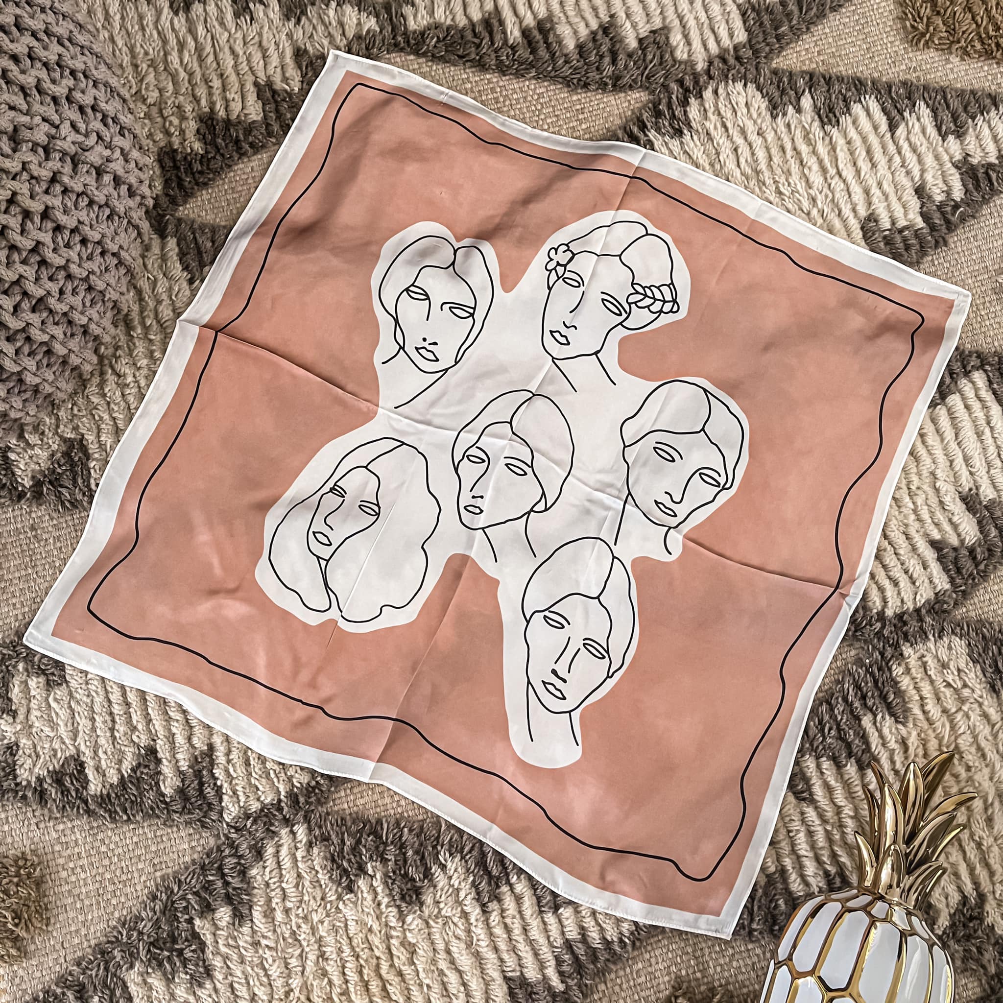 Scarf | Pañoleta para Bolsa - Faces Rosa